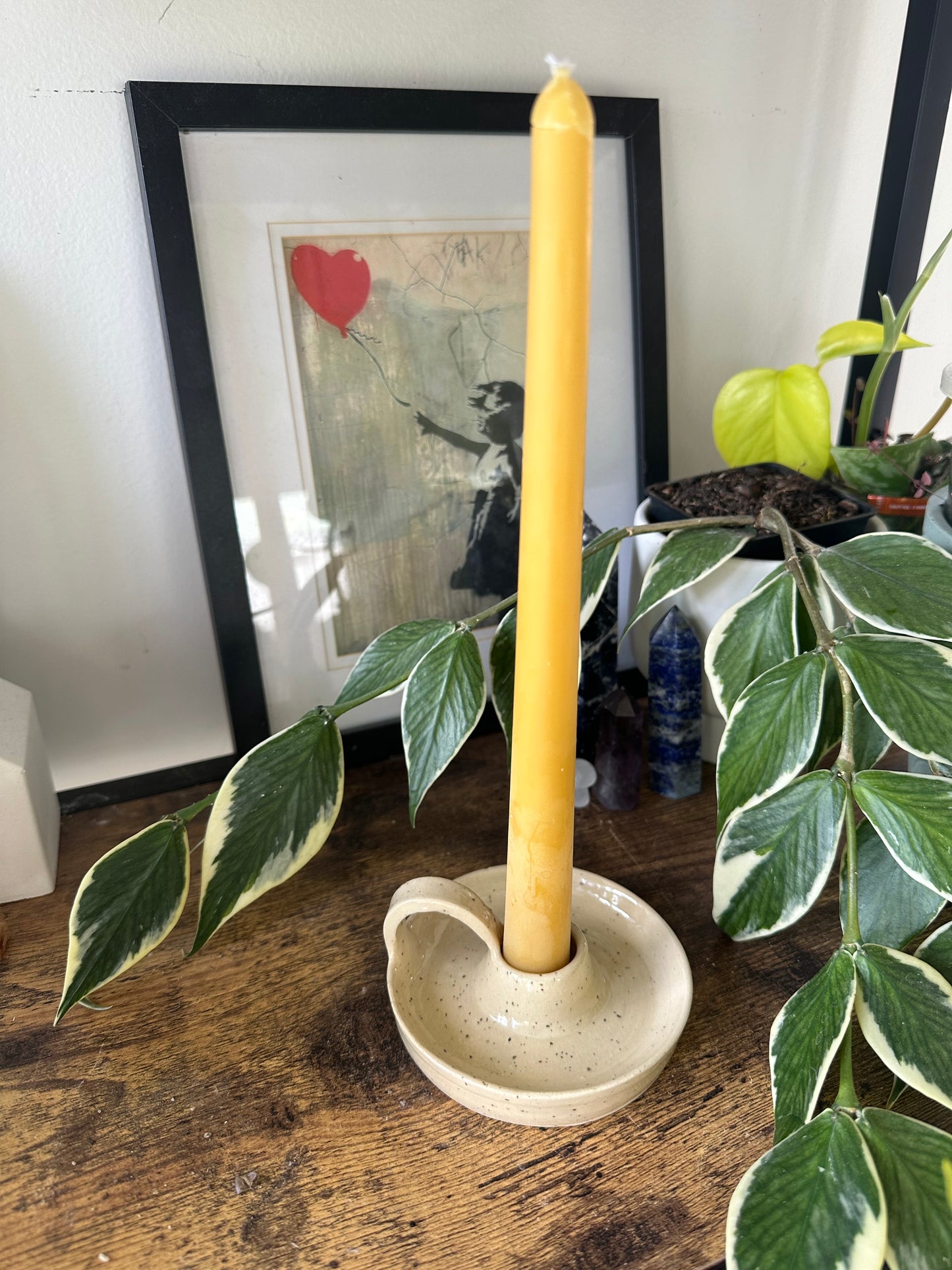 Speckled candle holder with handle