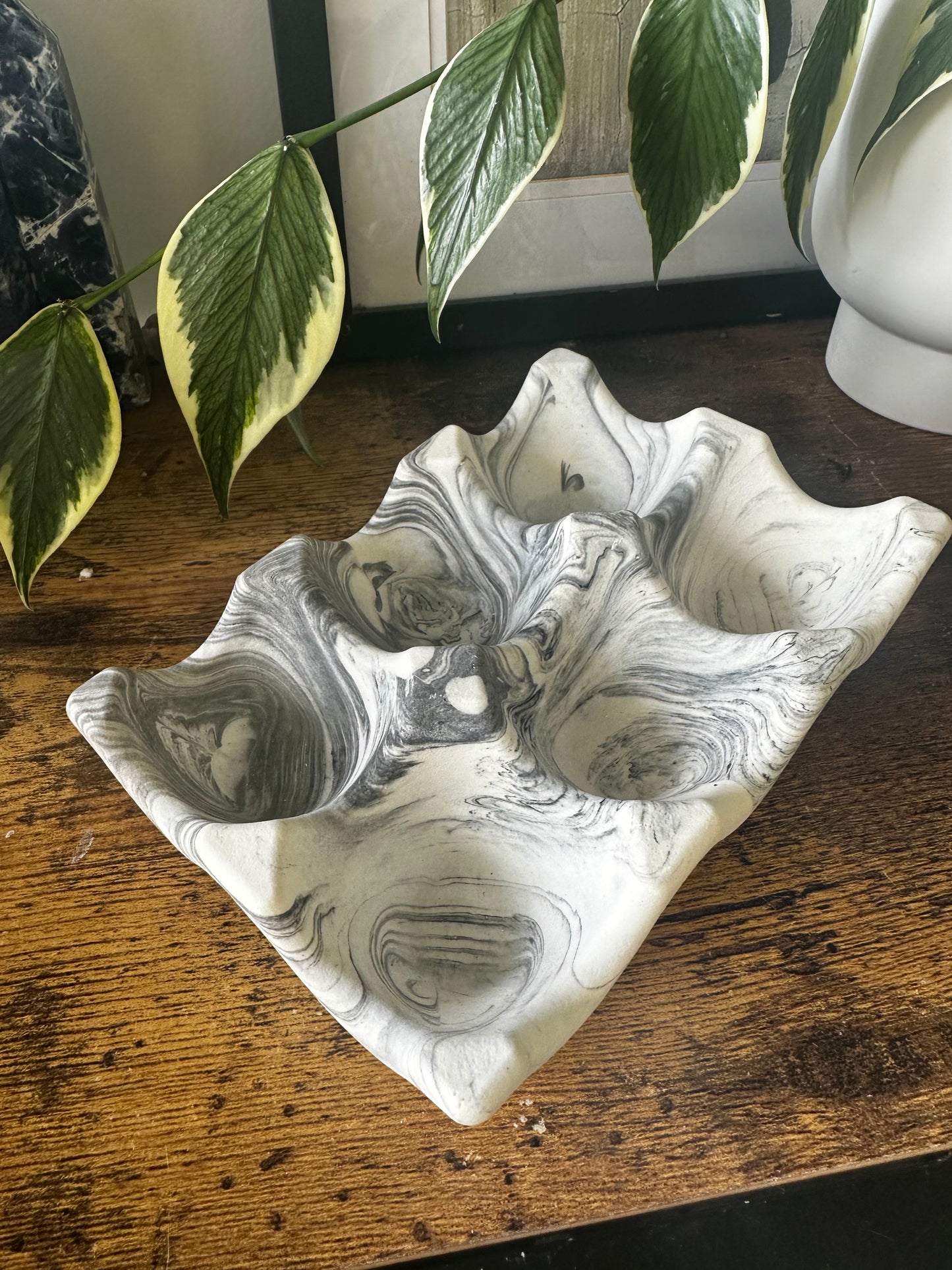 Egg tray