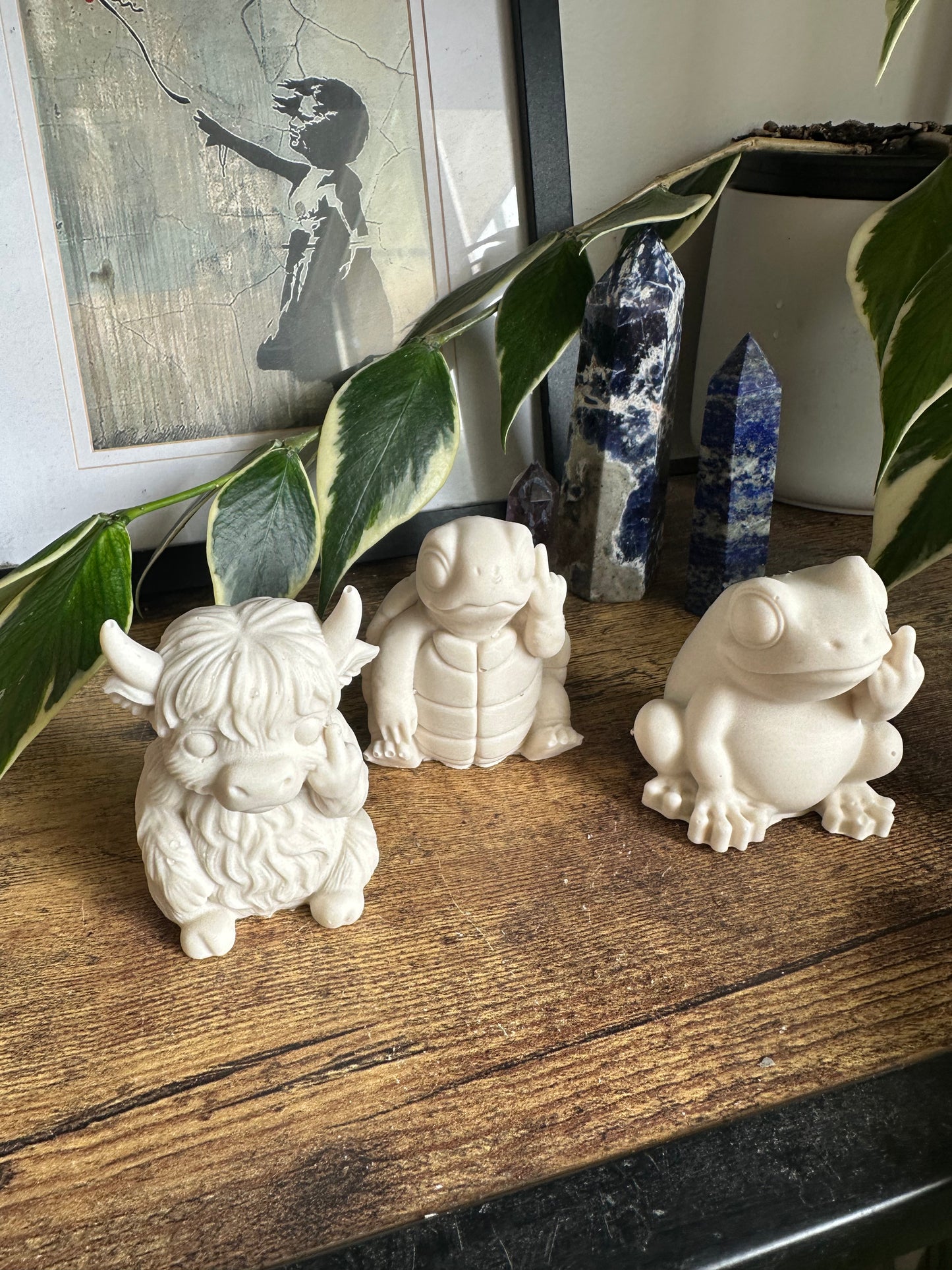 Wild and rude stone figures